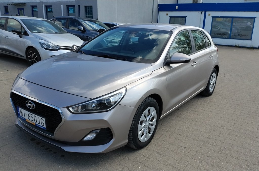 HYUNDAI i30