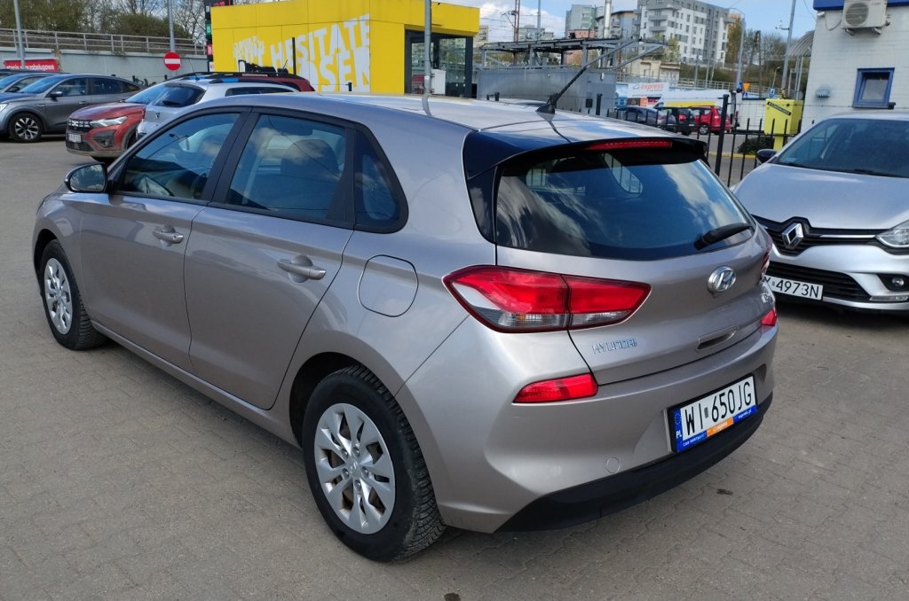 HYUNDAI i30